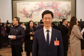 专访全国人大代表、辽宁大学校长余淼杰：发展新质生产力归根结底要靠创新人才图片