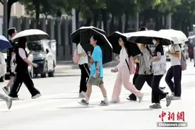 【健康知识】穿了防晒衣还用涂防晒霜吗？图片