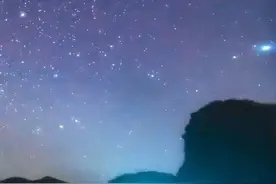 银河横跨天际 🌠🌟满天繁星犹如钻石闪耀图片