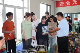 “大学小镇”的“双向奔赴”实现 校地合作“双赢”图片