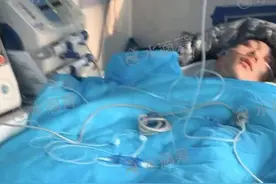 19岁网红“山东小钺钺”被人刺伤住进ICU，家属筹款80万元医疗费图片