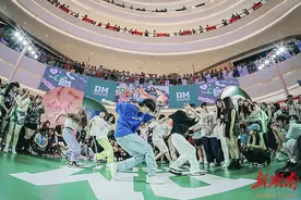 街舞快闪秀图片