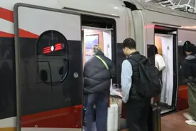 通宵运营！春节“不打烊”！长沙南站这几天开行夜间返程高铁图片