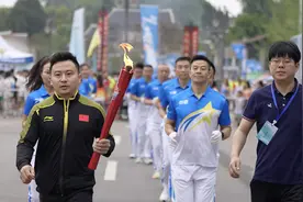 红色基因辉映体育精神 奥运冠军点燃青春梦想图片