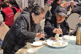 兰州：浓浓饺子香 暖暖冬至情图片