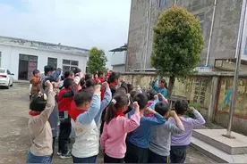 安徽一村小因招生不足教育成本高停办！当地称学生已安置好图片