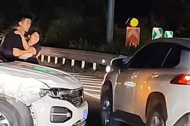 点赞！河南小伙路高速上四次往返，拯救路人一家五口图片