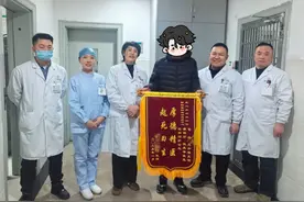 新年“新生”！19岁女孩心跳骤停两天，经过20多天救治自己走出了医院!图片