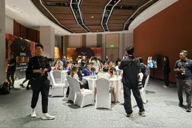 中外球员和记者面对面，WTT圆桌派上唠家常图片