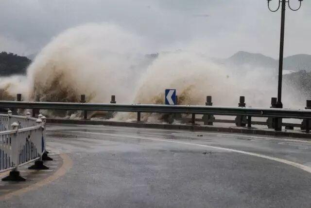 珠海台风预警再升级！狂风大暴雨要来！所有滨海景区、公园将关闭