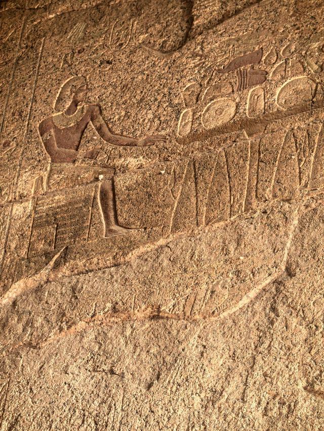 晚潮｜“迷失”在卡纳克石柱森林中