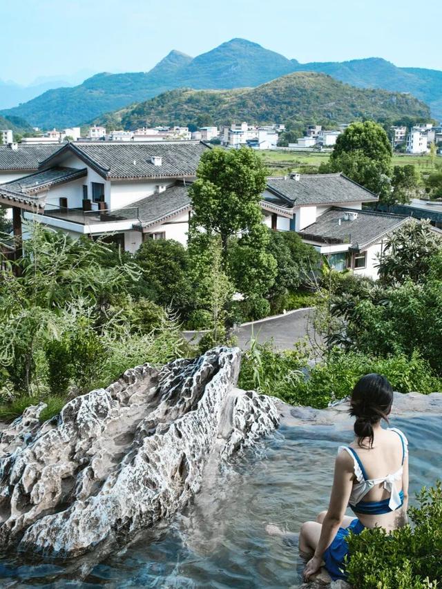 在桂林过大雪：暖汤、红柿、碧水…藏着南方冬日最惊艳的色彩