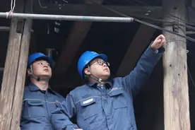 三都：“连片小屋”用上“放心电”图片