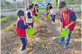 课间十分钟 学生动起来图片