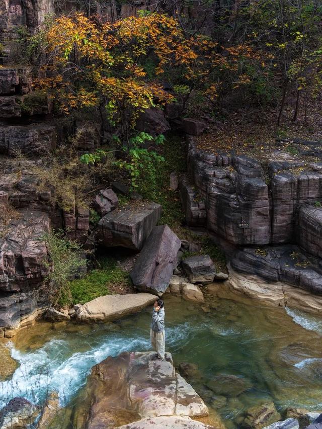 很少用“震撼”形容一座山！