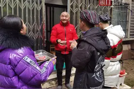 暖心！这群来自星星的孩子，为社区老人送上了腊八“粥”福图片