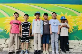 济南高新区景汇小学学子化身“小侦探”，探秘绿叶之谜图片