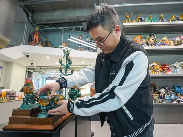 新时代中国调研行之文化中华｜文物的“新展厅”：三星堆文创潮玩的出圈密码