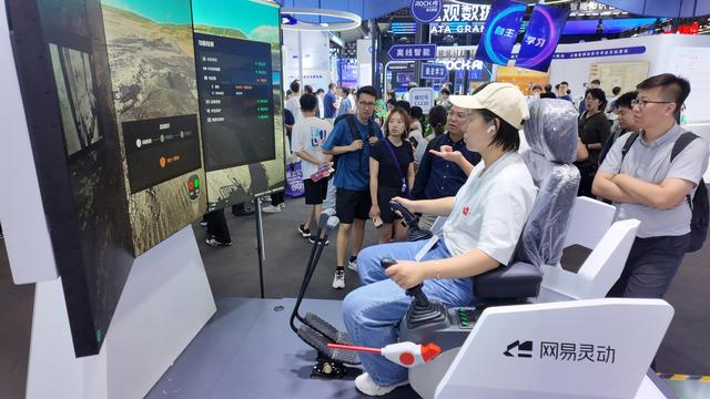 直击WAIC 2025  | 押注具身智能模型、不做硬件做“大脑” 网易能否啃下比智驾更复杂的“硬骨头”？
