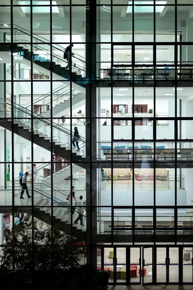 推开南开的窗，你会看到——