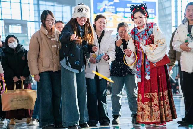 50分钟直达“冬奥之城”！清河站发出张家口“冰雪邀约”