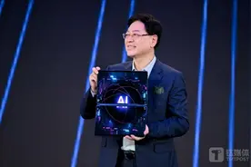 联想季度净利润同比增长106%，杨元庆：DeepSeek 的出现，证明我们的方向是对的图片