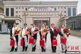 西藏吉隆出入境边防检查站开展“三八”国际妇女节系列庆祝活动图片
