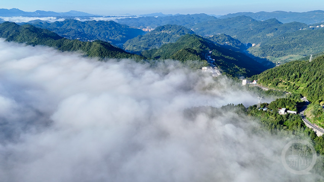 酉阳云海漫山峦 山间村落现绝美“空中秘境”