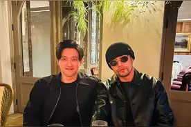 梦幻联动！周杰伦晒与周冠宇合照：开车不喝酒图片