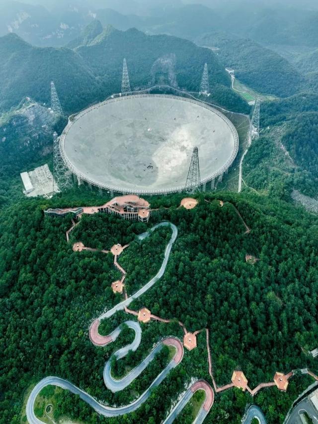 “世界七大洲最大的是贵州！”为了给家乡文旅做宣传，贵州人开启“随地大小喊”模式