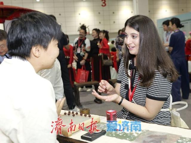 2025中国（济南）“泉·茶”国际文化艺术周启幕，泉韵茶香引中外宾客共赏
