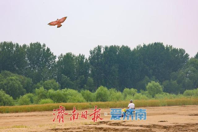 枕黄河涛声 享露营时光