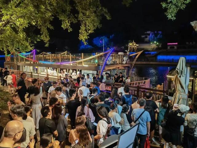 52.5万人次！诸暨，火爆！