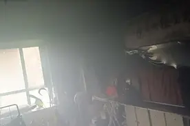家中突发火灾，男子想跳窗逃生！接警员为何连忙阻止→图片