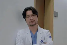 预告|本周六，与急诊科医生卢骁一起，见证生死、奇迹与爱图片