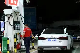 确定涨价！3月4日24时起，国内成品油价格迎年内第三涨图片