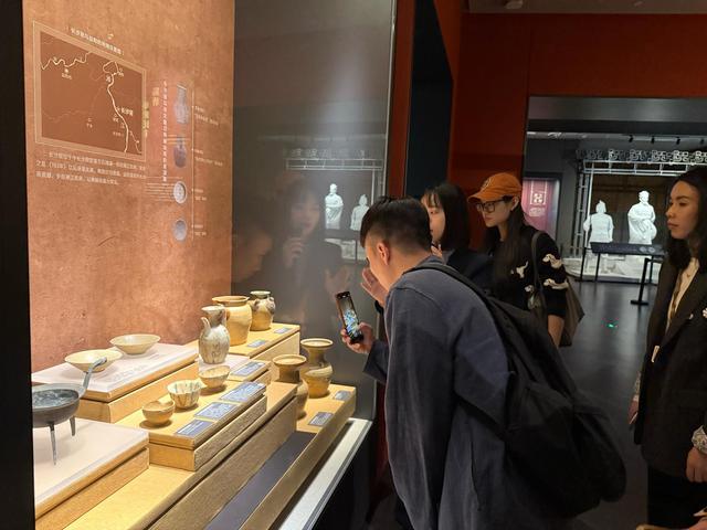 代言千年文物邂逅竹海幻境！“金牌导游说文博”活动走进益阳