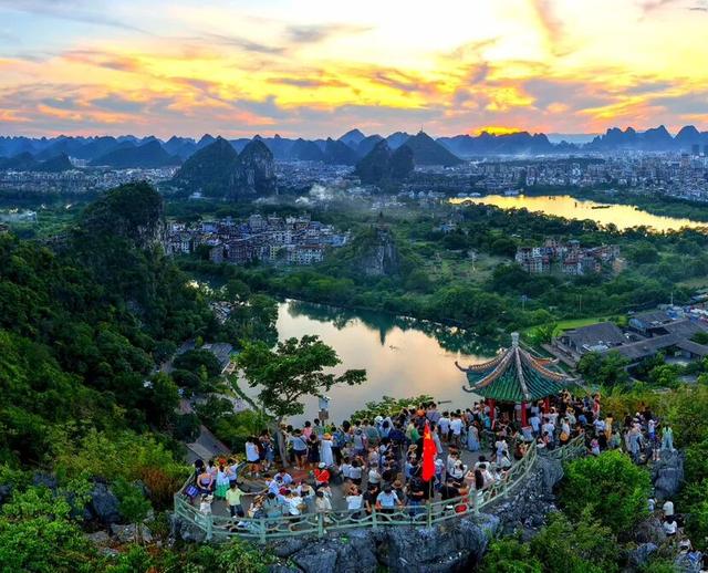 桂林老地标“焕新”：连夕阳都更懂浪漫了！