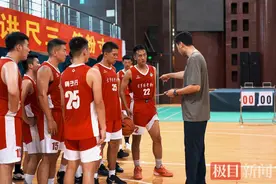 王治郅来了！作为专家指导空军预警学院军事体育训练图片