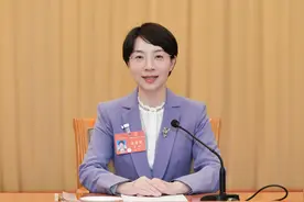 两会声音｜人大代表潘越：建议多措并举促进数字贸易高质量发展图片