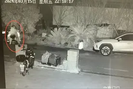 杭州大厦一导购员报警：5000多一件的工作服，被偷走2件图片