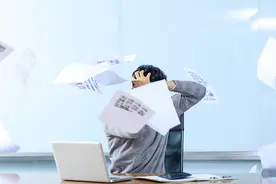 老父亲因和儿子分别焦虑到失眠， 最近这个病，你中招了吗图片