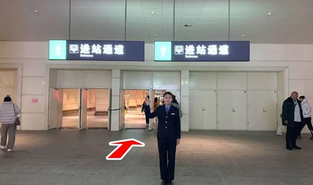 来哈尔滨火车站接送站，南北广场怎么走？超详细指南来了！