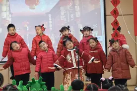 大扫除、舞台剧、户外行……幼儿园的萌娃们这样迎接2024图片