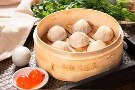 翡翠烧麦、三珍五素包、香菜咸蛋黄小笼……上海老字号上新图片