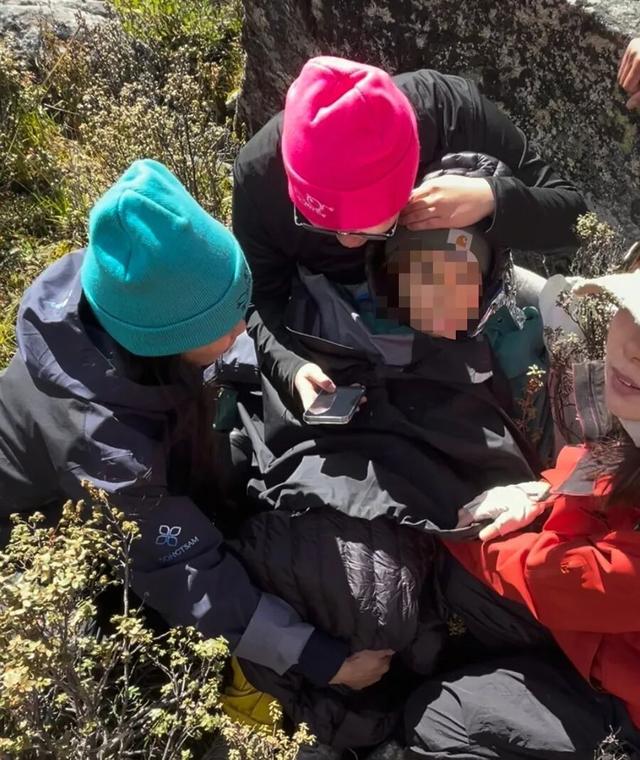 事发4300米高原，女孩高反失温，命悬一线！两位上海医生敏锐察觉，紧急施救