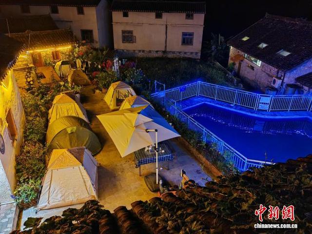 世界第一高桥成热门打卡地