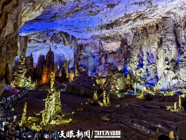 上半年接待40余万人，织金洞游客如潮