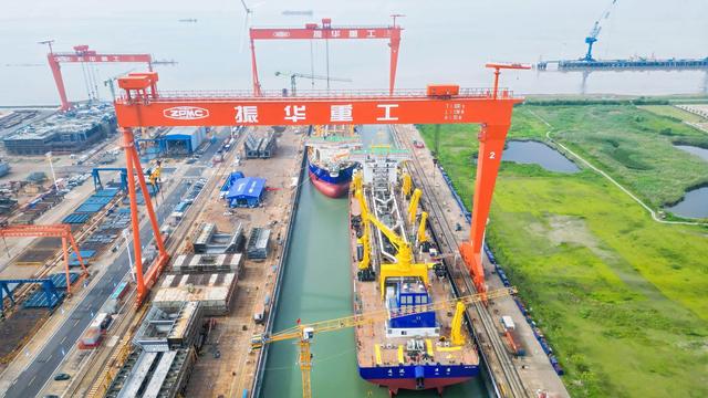 广州籍“国之重器”！“造岛神器”新旗舰如何炼成？