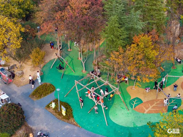 李村河畔，自然与欢乐交融